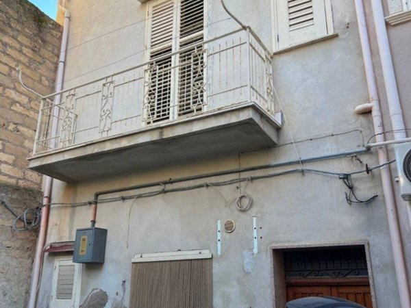 casa indipendente in vendita a Licata