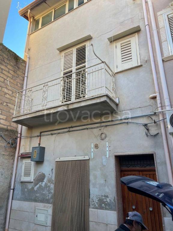 casa indipendente in vendita a Licata