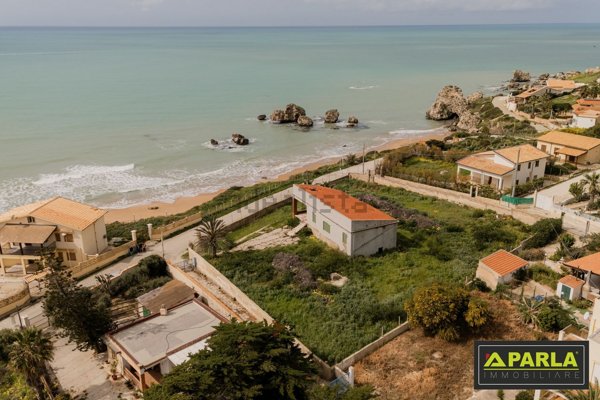 casa indipendente in vendita a Licata