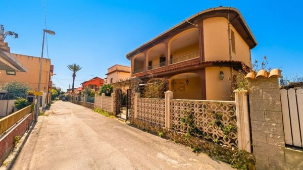 esavano in vendita a Licata