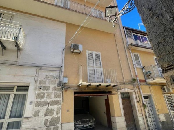 intera palazzina in vendita a Licata