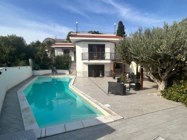 casa indipendente in vendita a Licata