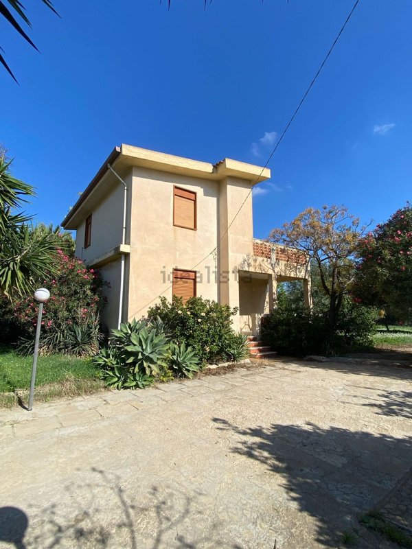 casa indipendente in vendita a Licata in zona Torre di Gaffe