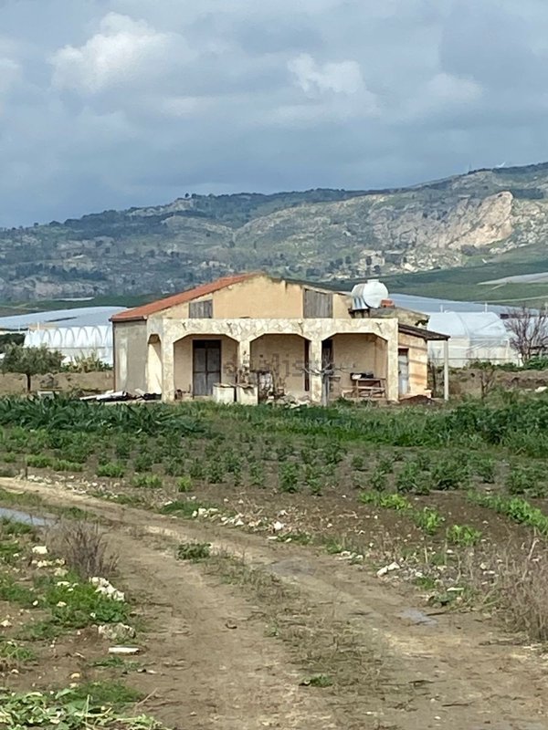 casa indipendente in vendita a Licata