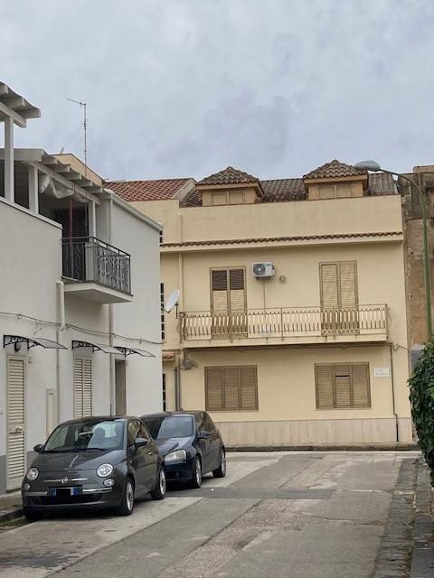 intera palazzina in vendita a Menfi