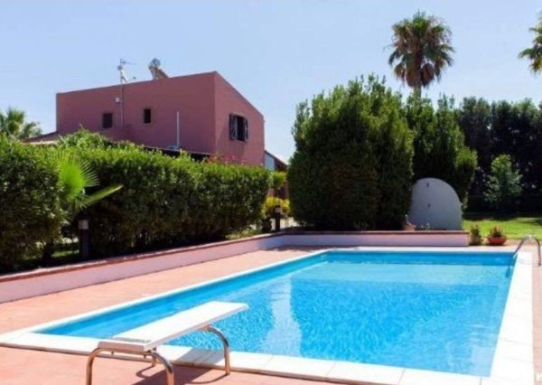 casa indipendente in vendita a Menfi in zona Porto Palo