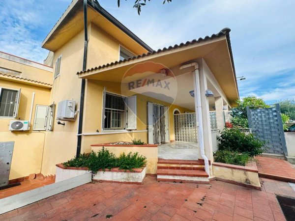 casa indipendente in vendita a Menfi in zona Porto Palo