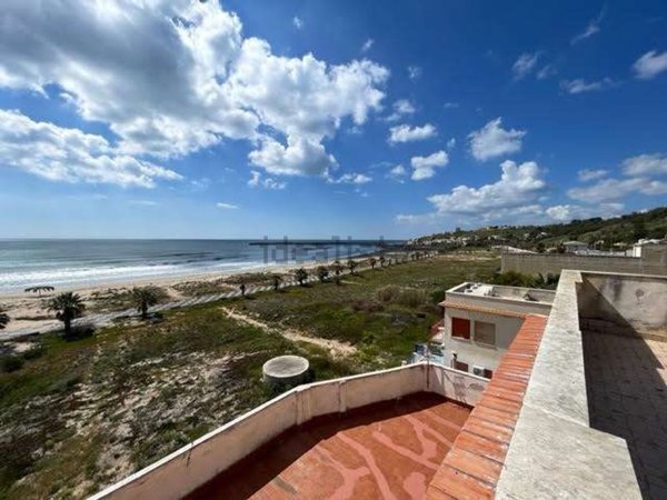 casa indipendente in vendita a Menfi in zona Porto Palo