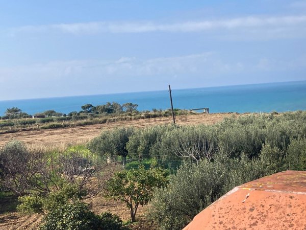 casa indipendente in vendita a Menfi