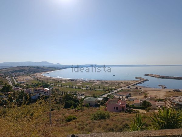 casa indipendente in vendita a Menfi in zona Porto Palo