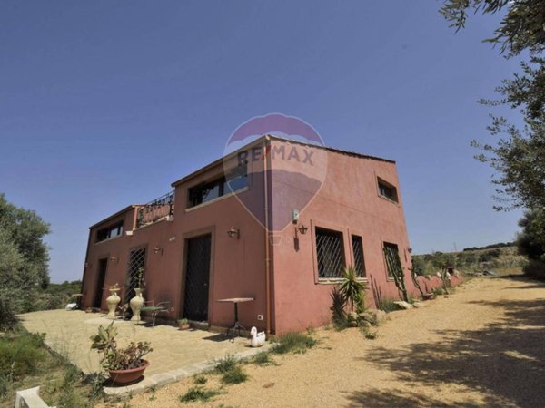 casa indipendente in vendita a Menfi in zona Porto Palo