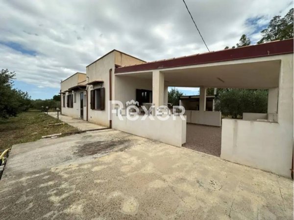 casa indipendente in vendita a Menfi in zona Torrenuova