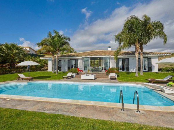 casa indipendente in vendita a Menfi in zona Porto Palo