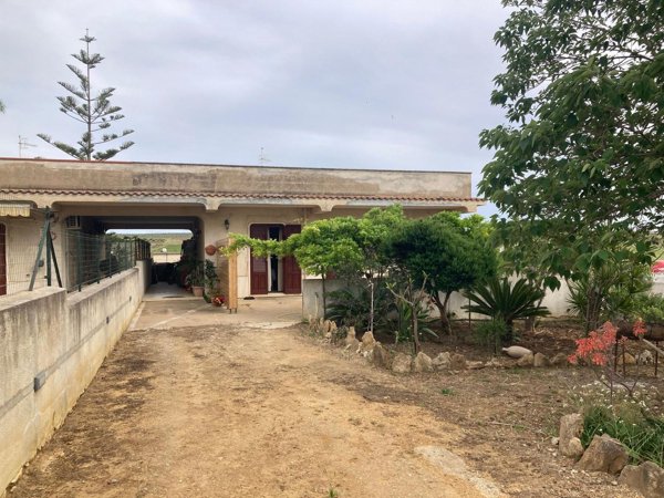 casa indipendente in vendita a Menfi