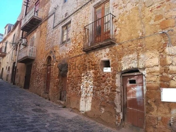 casa indipendente in vendita a Naro