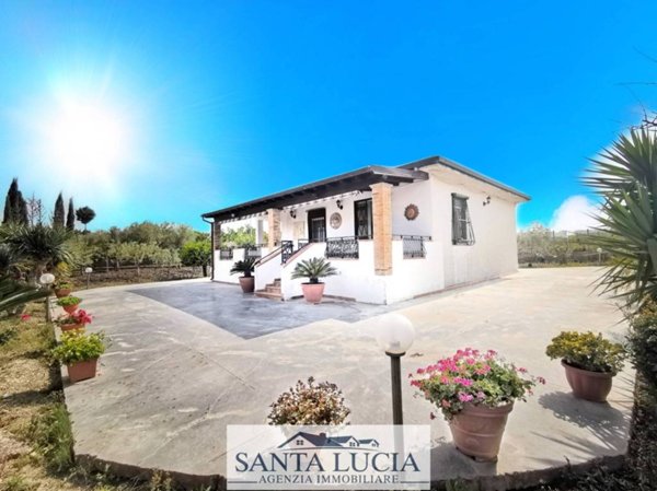 casa indipendente in vendita a Naro
