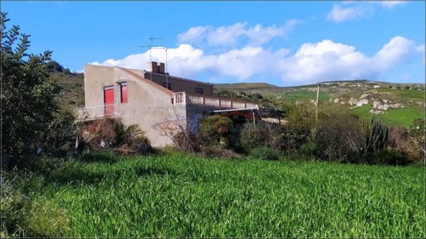 casa indipendente in vendita a Naro