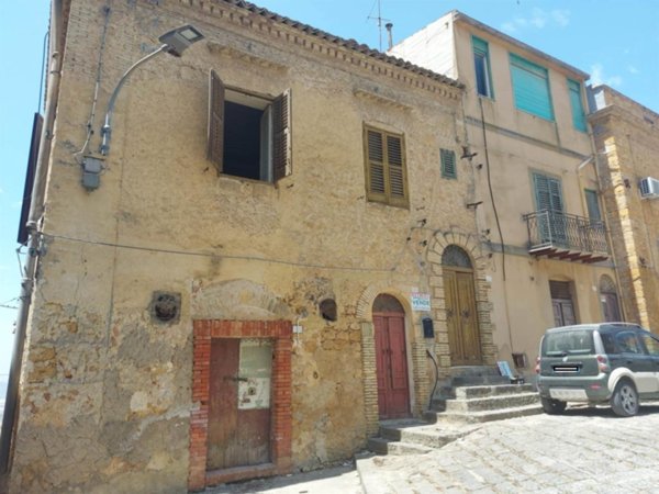 casa indipendente in vendita a Naro