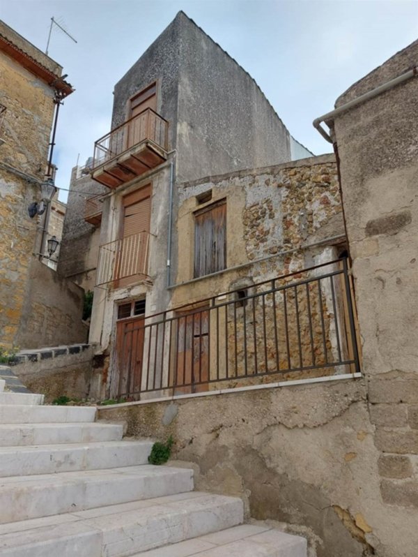 casa indipendente in vendita a Naro