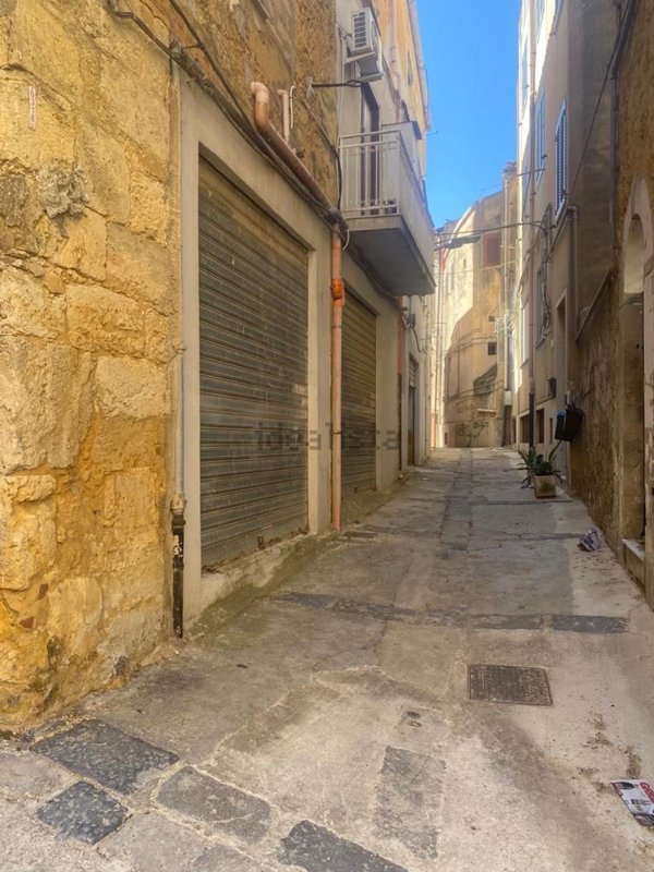 locale di sgombero in vendita a Naro