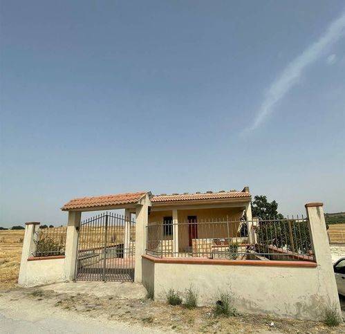 casa indipendente in vendita a Naro