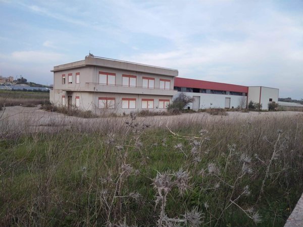 locale di sgombero in vendita a Naro