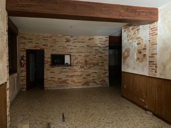 locale di sgombero in vendita a Naro