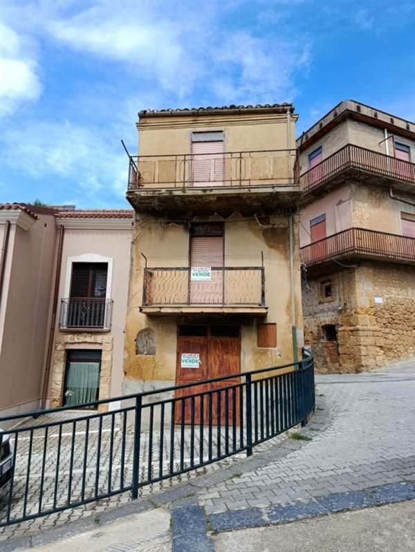 casa indipendente in vendita a Naro