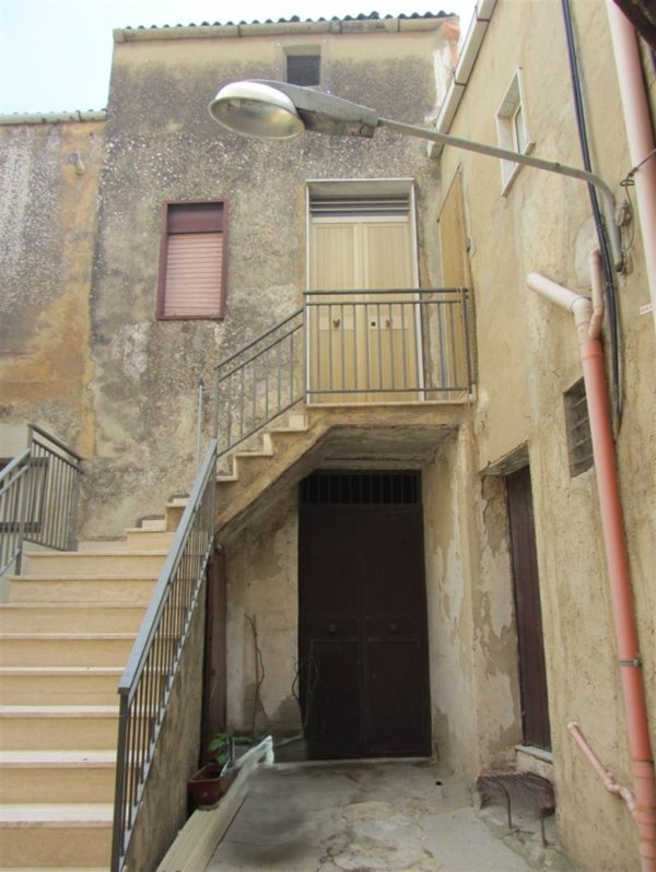casa indipendente in vendita a Naro