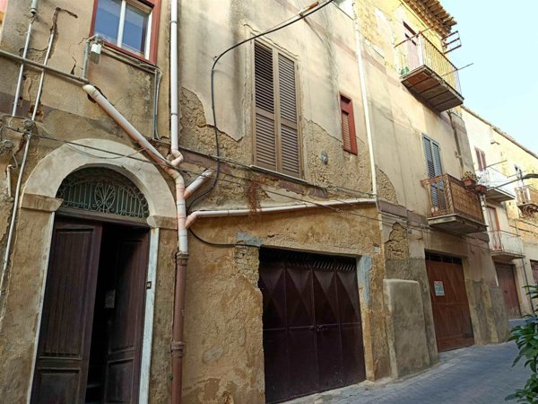 casa indipendente in vendita a Naro