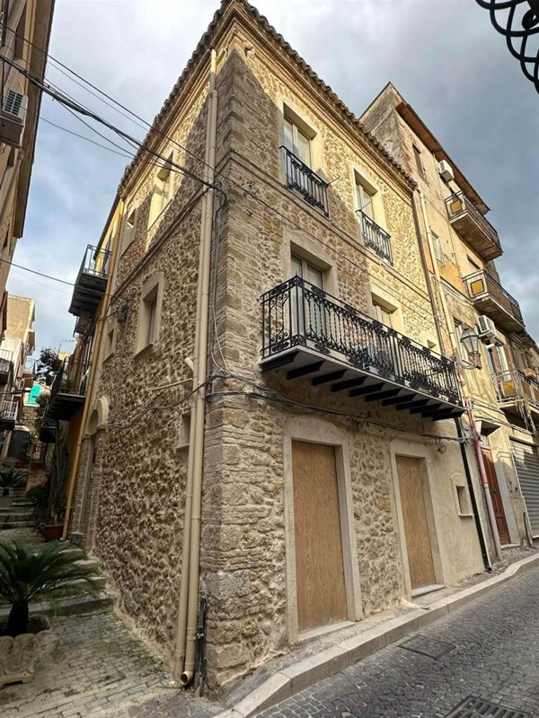 casa indipendente in vendita a Naro