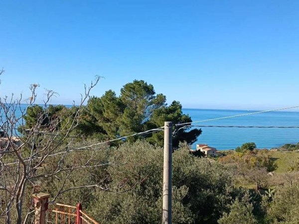 casa indipendente in vendita a Palma di Montechiaro in zona Marina di Palma
