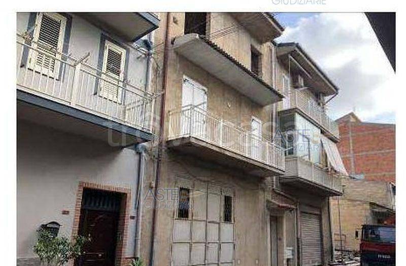 casa indipendente in vendita a Palma di Montechiaro