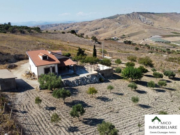 casa indipendente in vendita a Palma di Montechiaro
