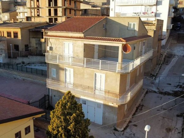 casa indipendente in vendita a Palma di Montechiaro