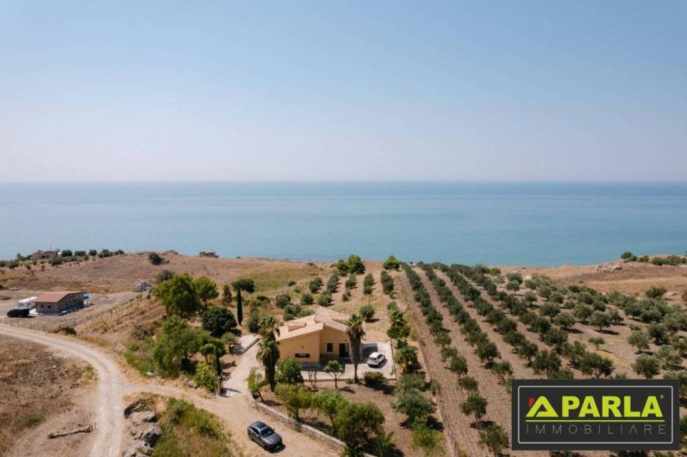 casa indipendente in vendita a Palma di Montechiaro