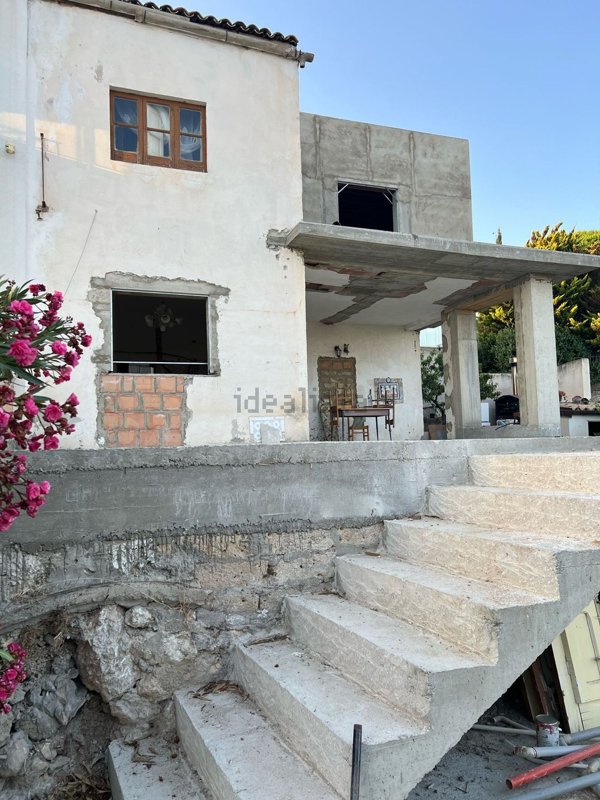 casa indipendente in vendita a Palma di Montechiaro in zona Marina di Palma