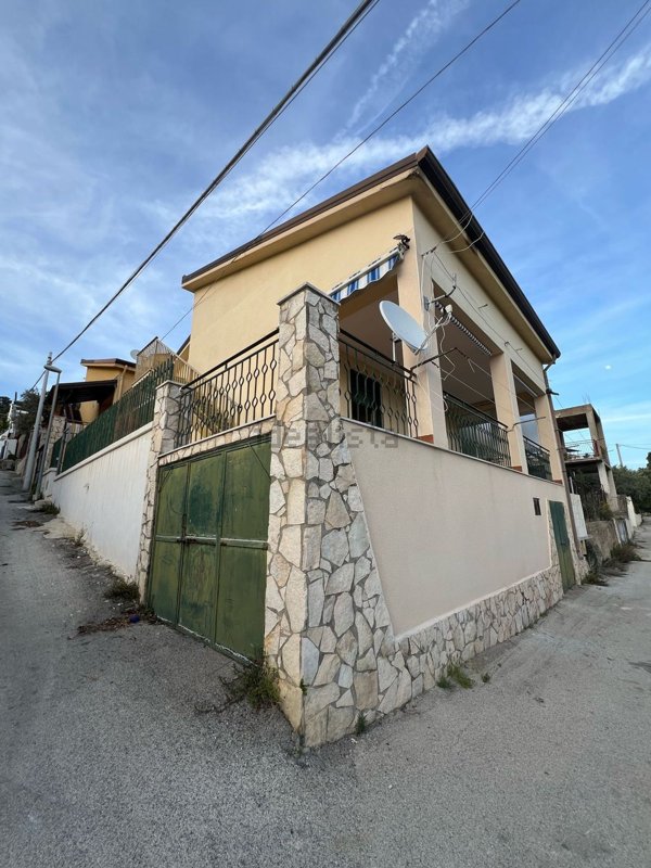 casa indipendente in vendita a Palma di Montechiaro