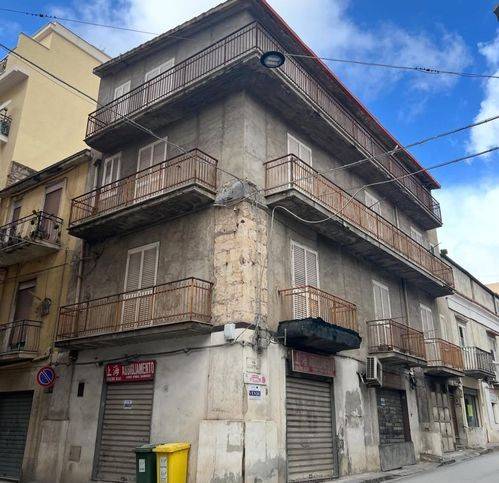 intera palazzina in vendita a Palma di Montechiaro