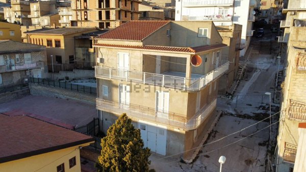 casa indipendente in vendita a Palma di Montechiaro