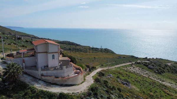 casa indipendente in vendita a Palma di Montechiaro