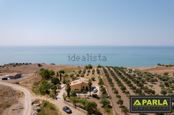 casa indipendente in vendita a Palma di Montechiaro