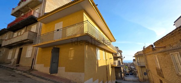 casa indipendente in vendita a Palma di Montechiaro