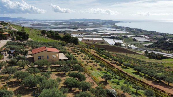 casa indipendente in vendita a Palma di Montechiaro