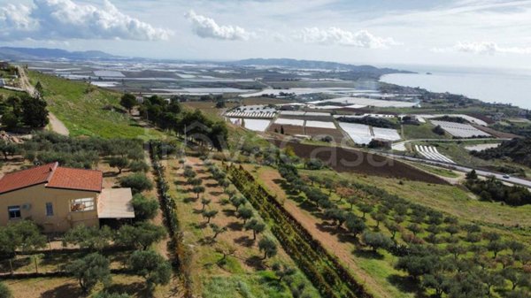 casa indipendente in vendita a Palma di Montechiaro
