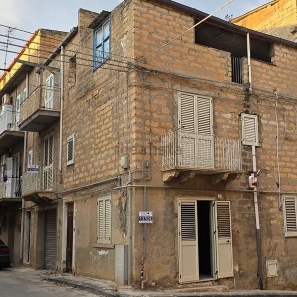 casa indipendente in vendita a Palma di Montechiaro