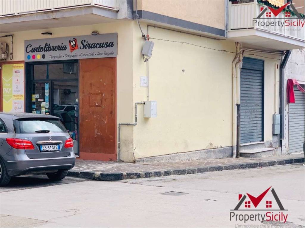 locale commerciale in vendita a Porto Empedocle