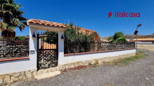casa indipendente in vendita a Porto Empedocle