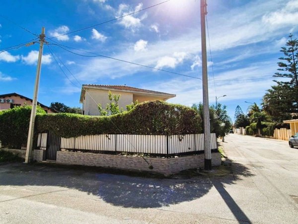 casa indipendente in vendita a Porto Empedocle