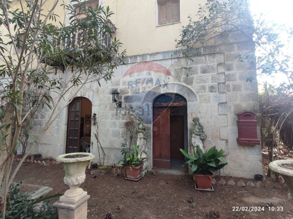 casa indipendente in vendita a Racalmuto